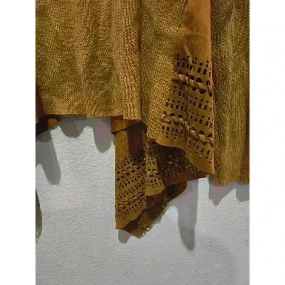 Westport Women's 1X Brown Faux-Suede Perforated Cardigan Sweater - Picture 8 of 9